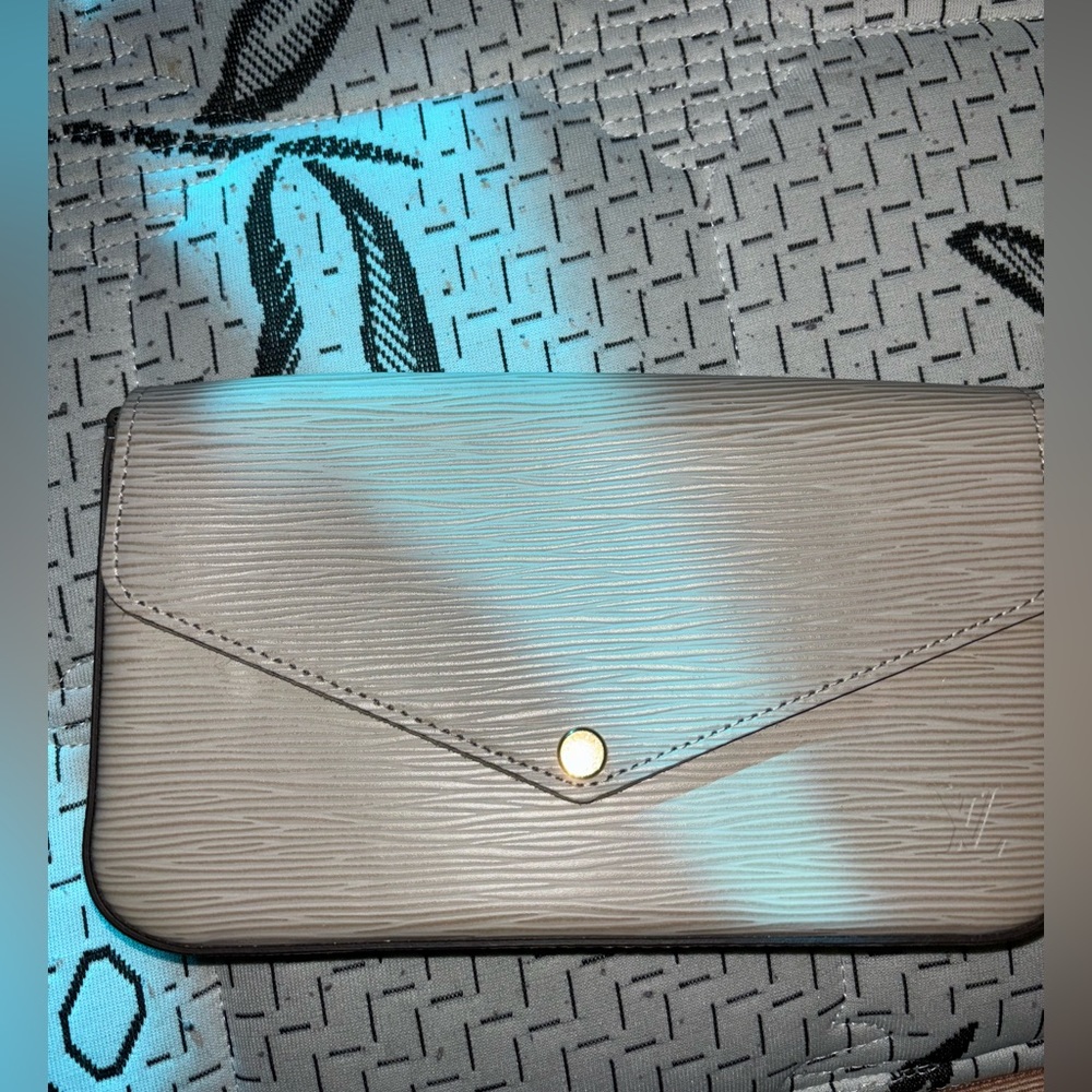 Louis Vuitton crossbody